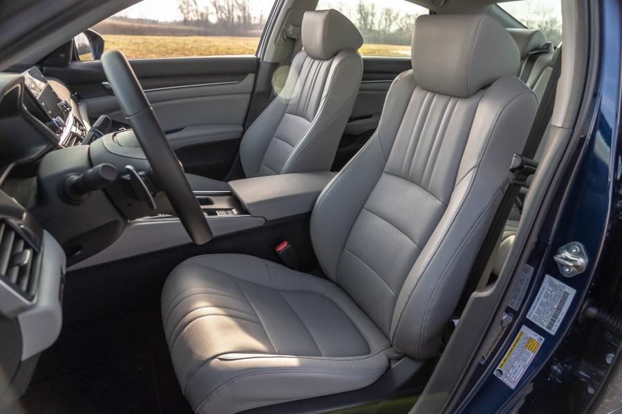Интерьер Honda Accord Touring Hybrid 2017 года  (NA) (фото 168 из 170)
